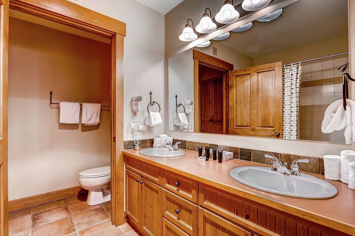 2 Bdrm + Murphy - Master Ensuite Bathroom