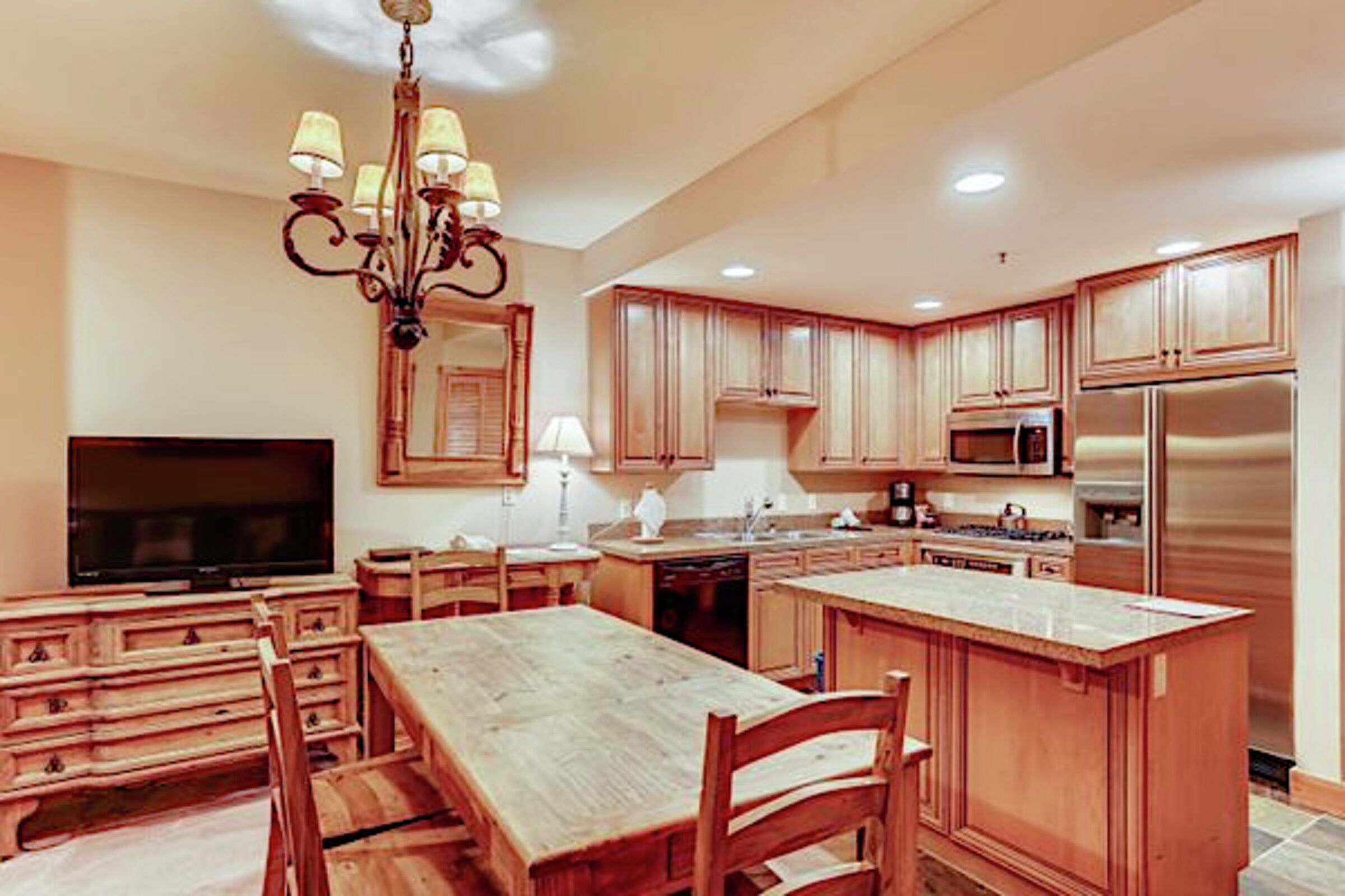 Dining Room & Kitchen