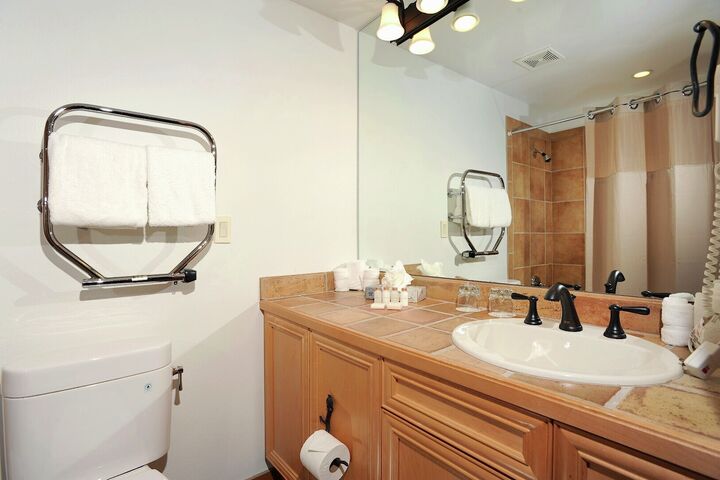 4 Bdrm - Bathroom