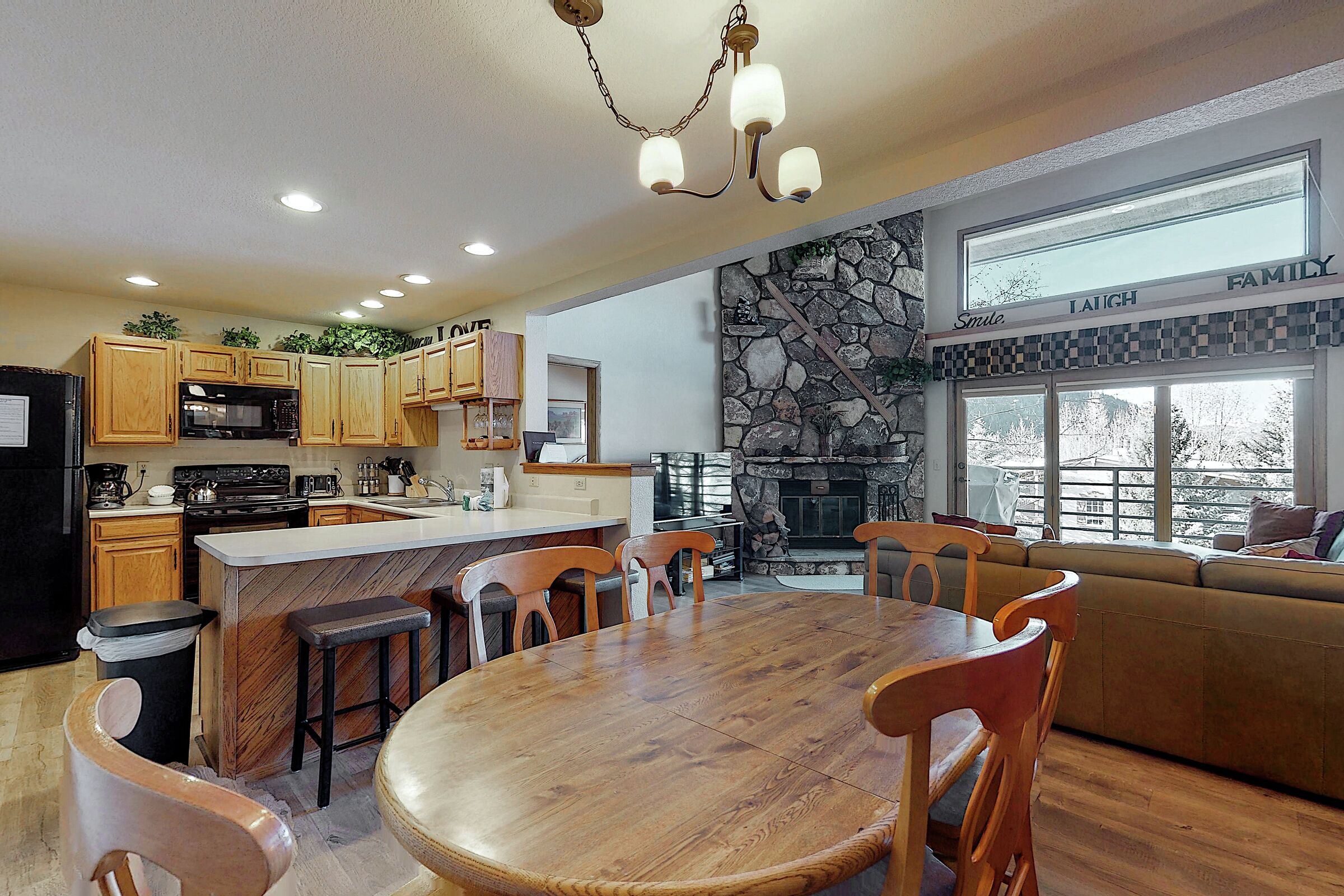 Dining Room & Kitchen