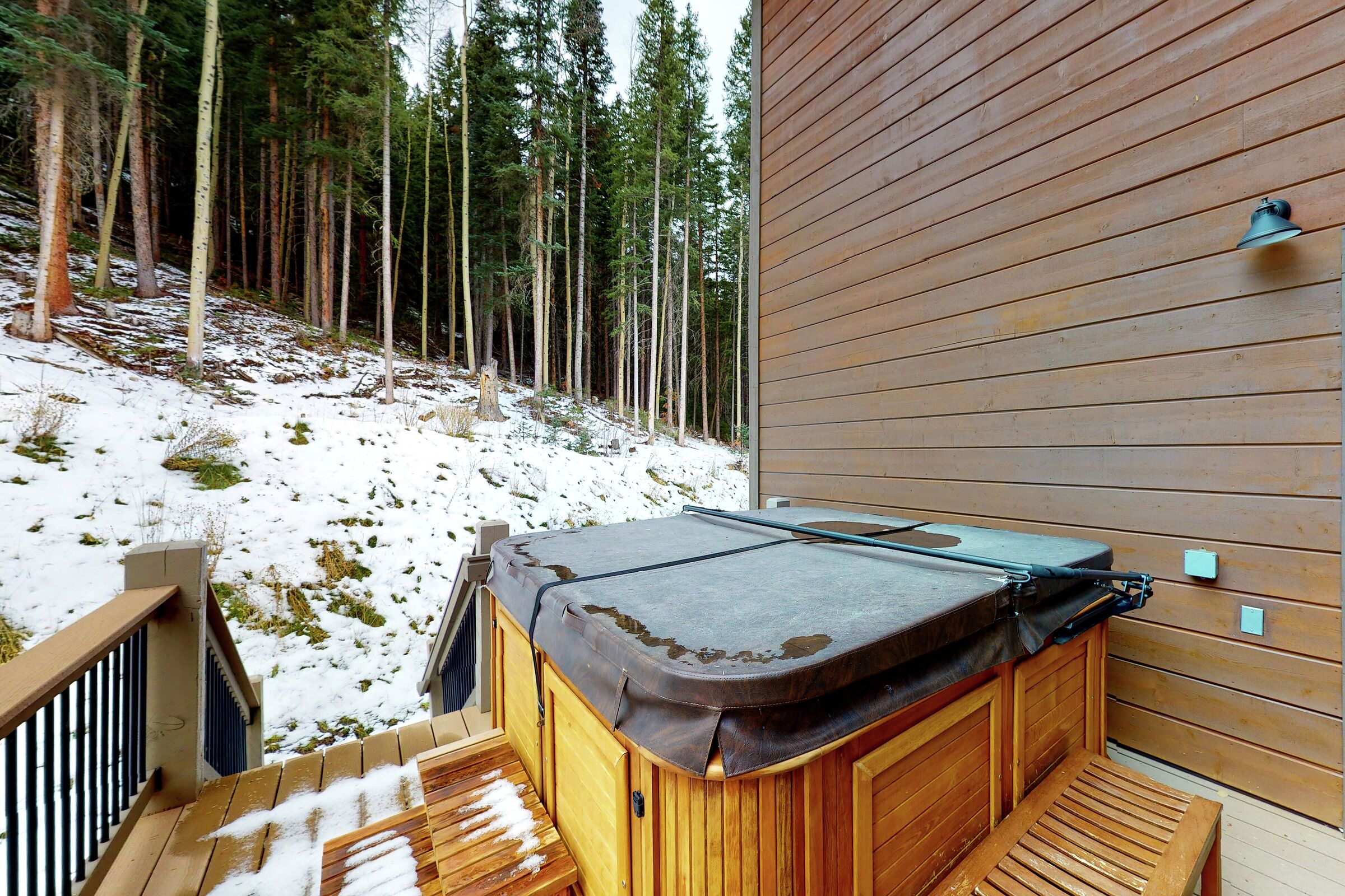 #746 - Deck with Hot Tub