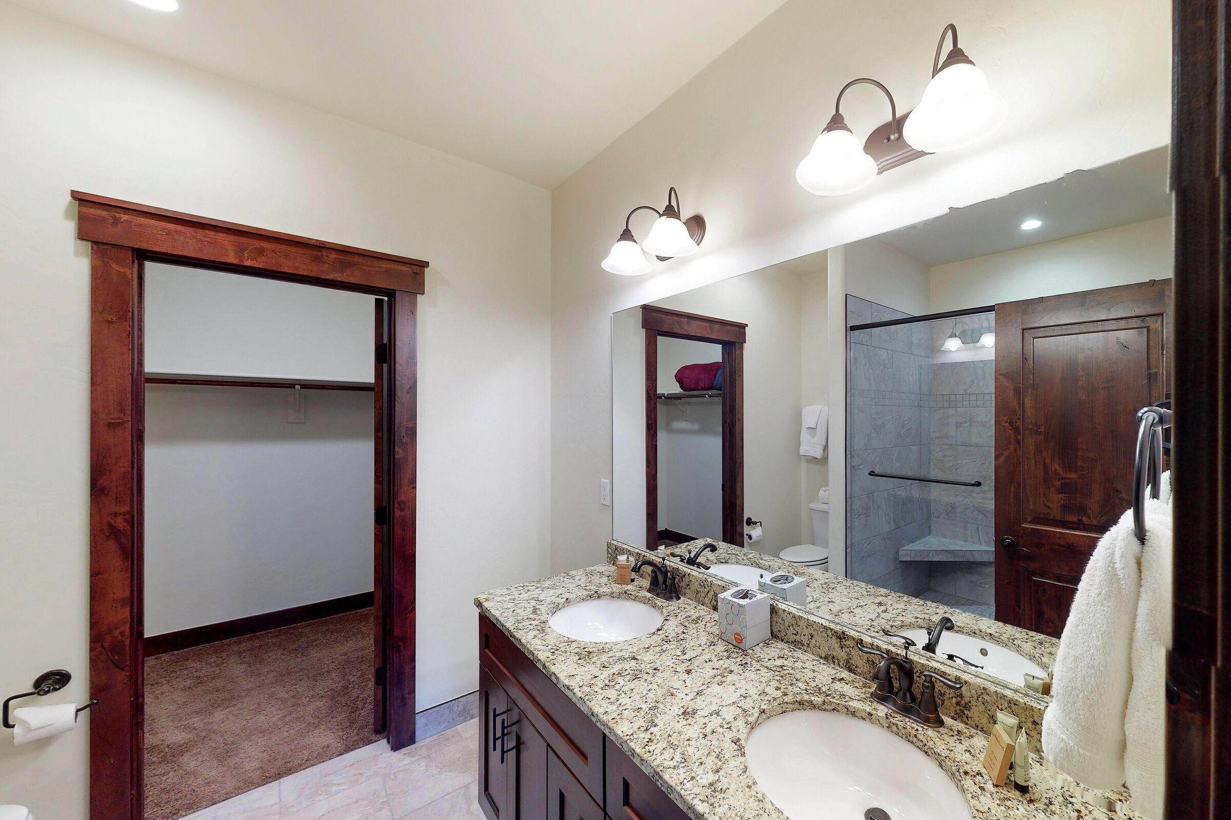 #746 - Master Ensuite Bathroom