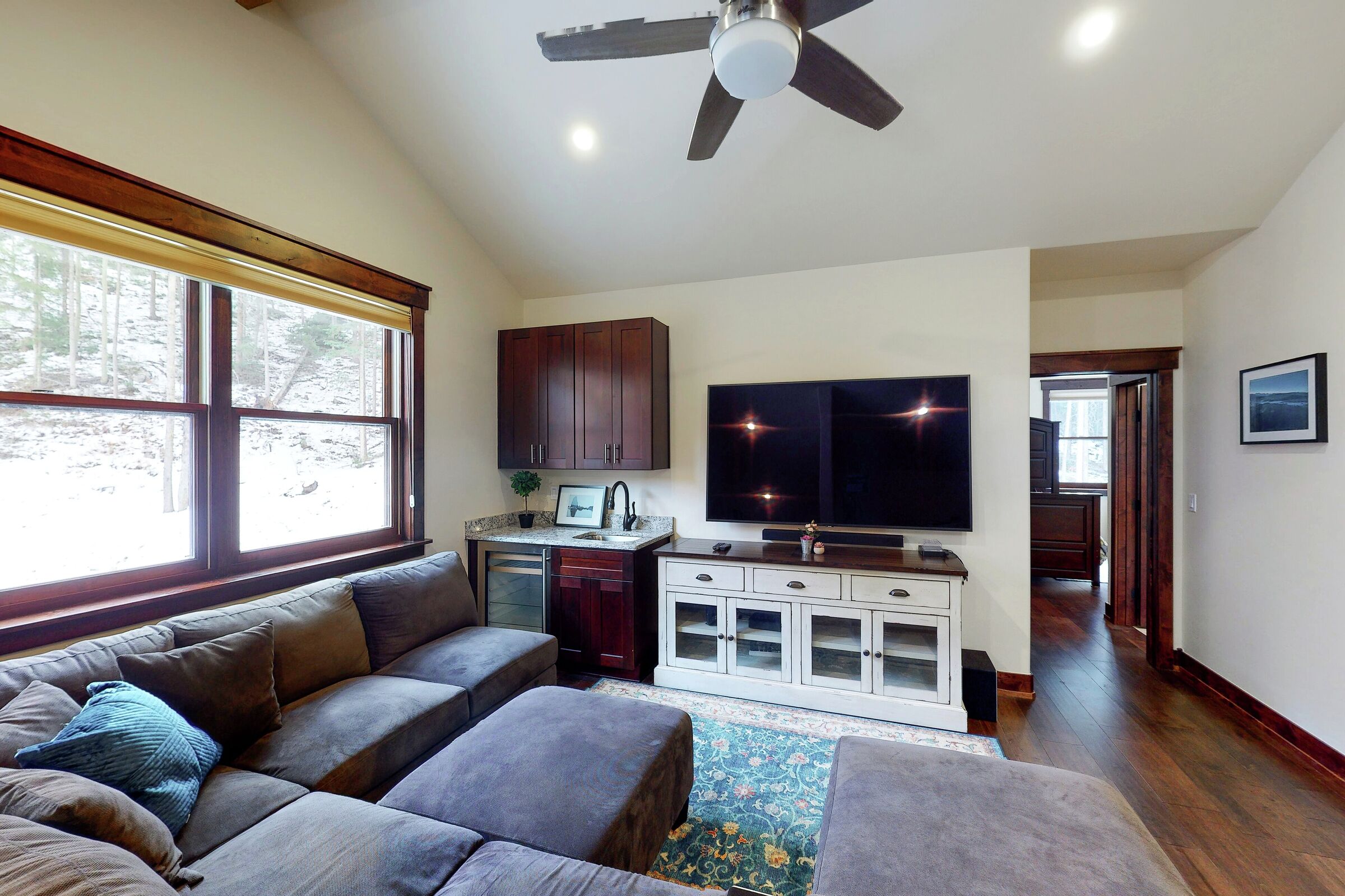 #746 - Family Room with Wet Bar