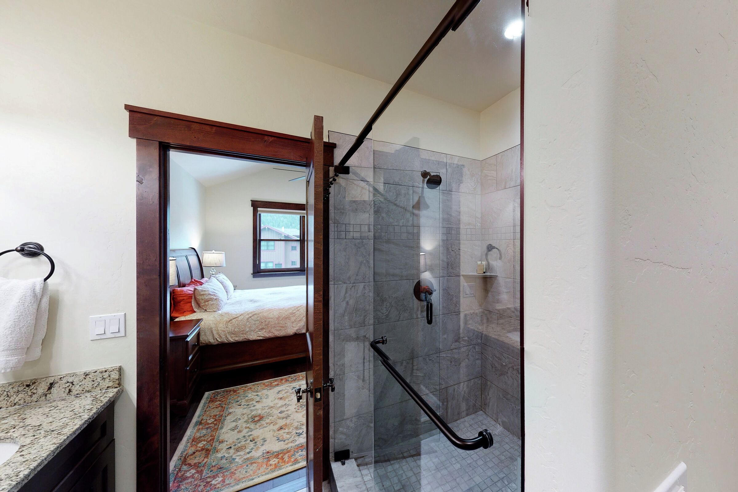 #746 - Master Ensuite Bathroom