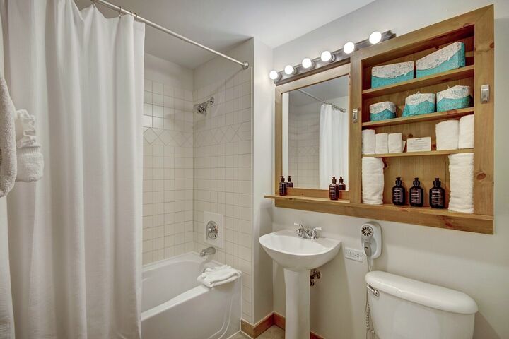 1 Bdrm - Bathroom