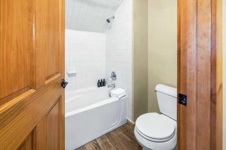 2 Bdrm + Murphy - Bathroom