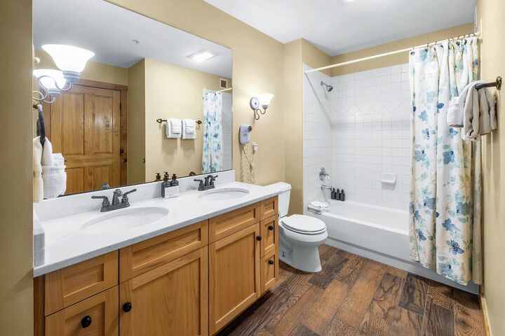 2 Bdrm + Murphy - Master Ensuite Bathroom