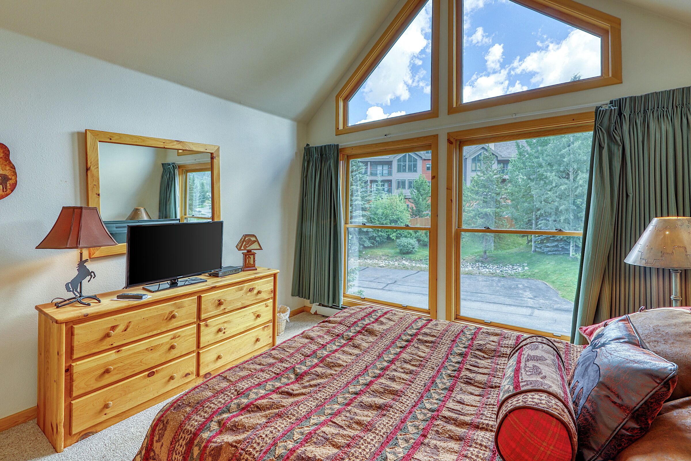 #05 - Bedroom