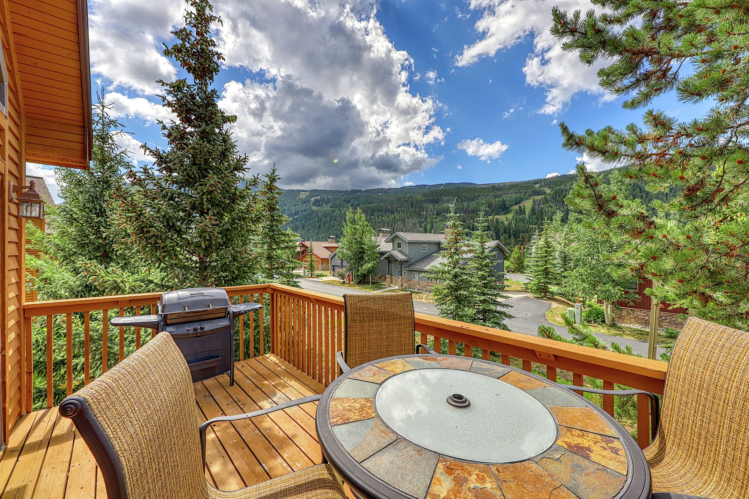 #05 - Balcony with BBQ