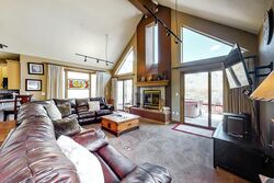 5 Bdrm HT - Living Room