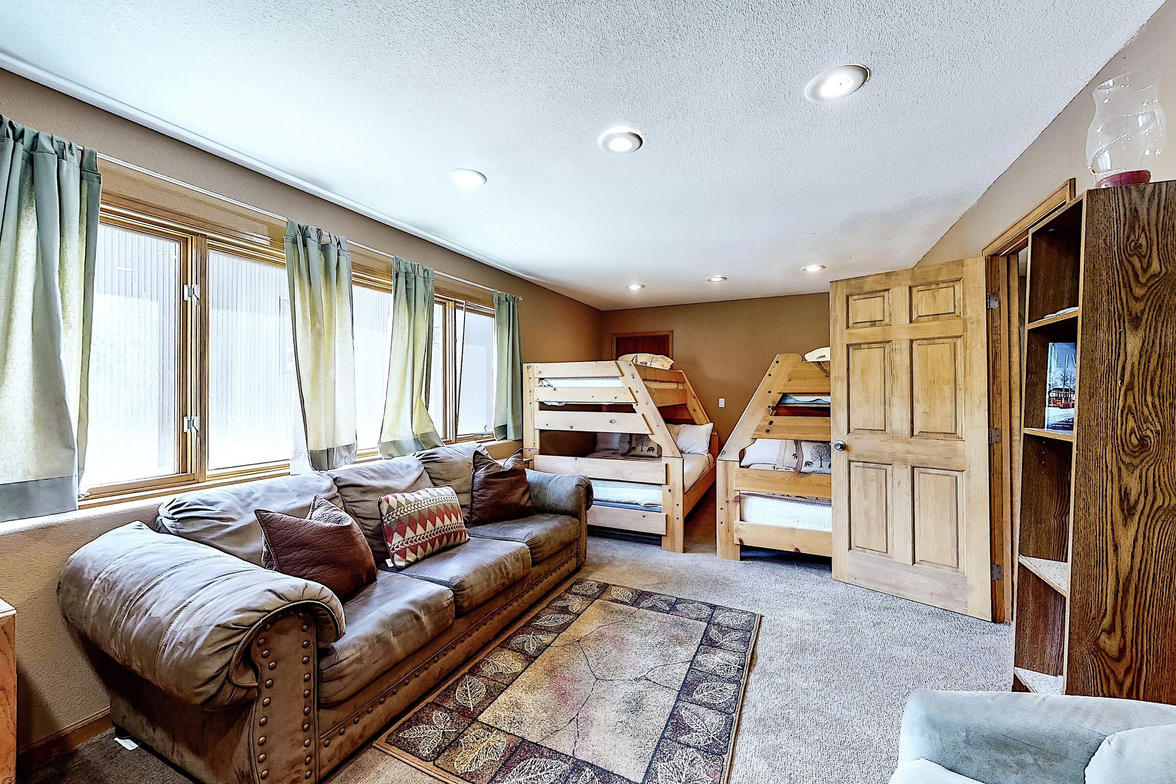 5 Bdrm HT - Bedroom