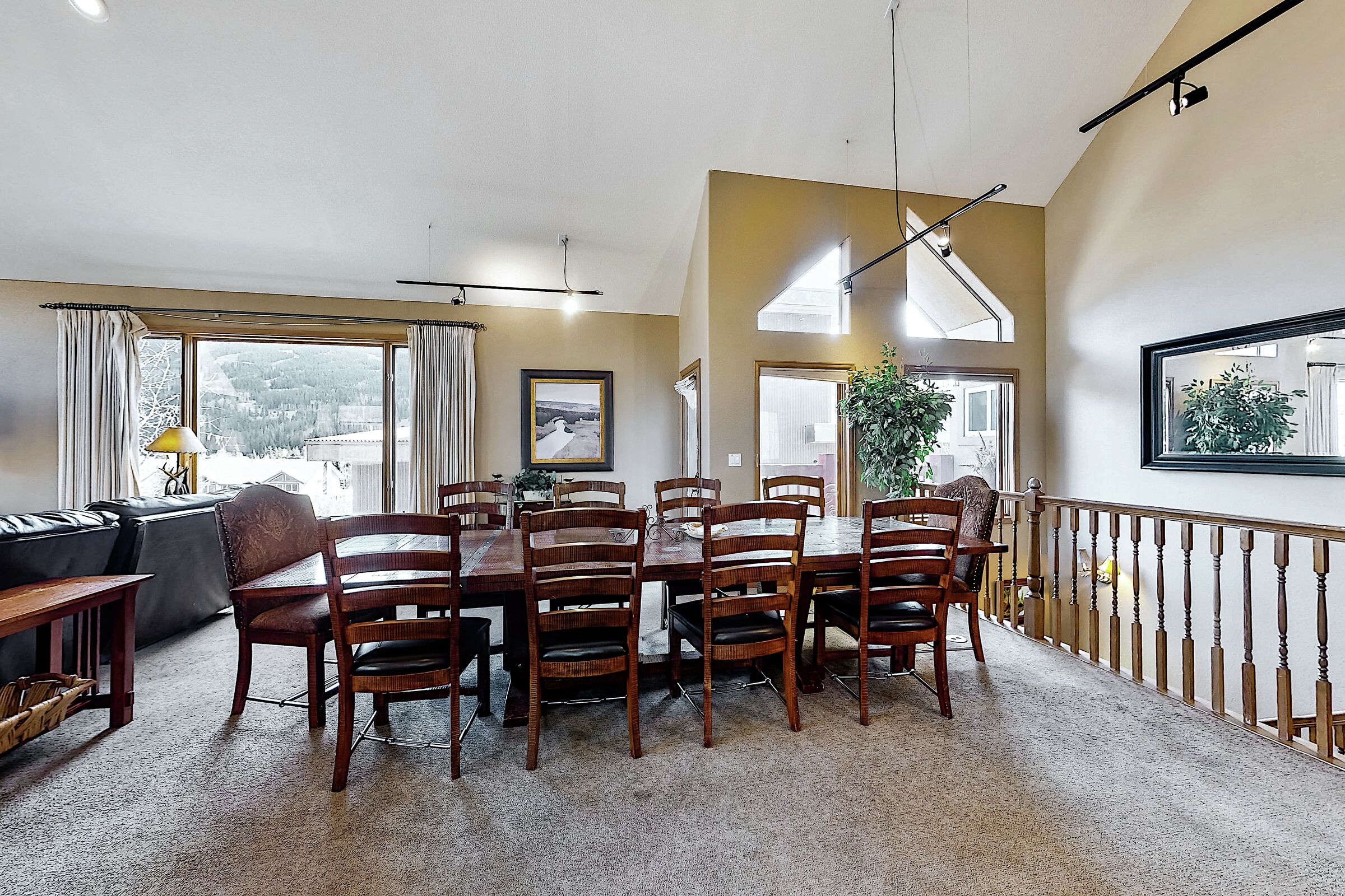 5 Bdrm HT - Dining Room