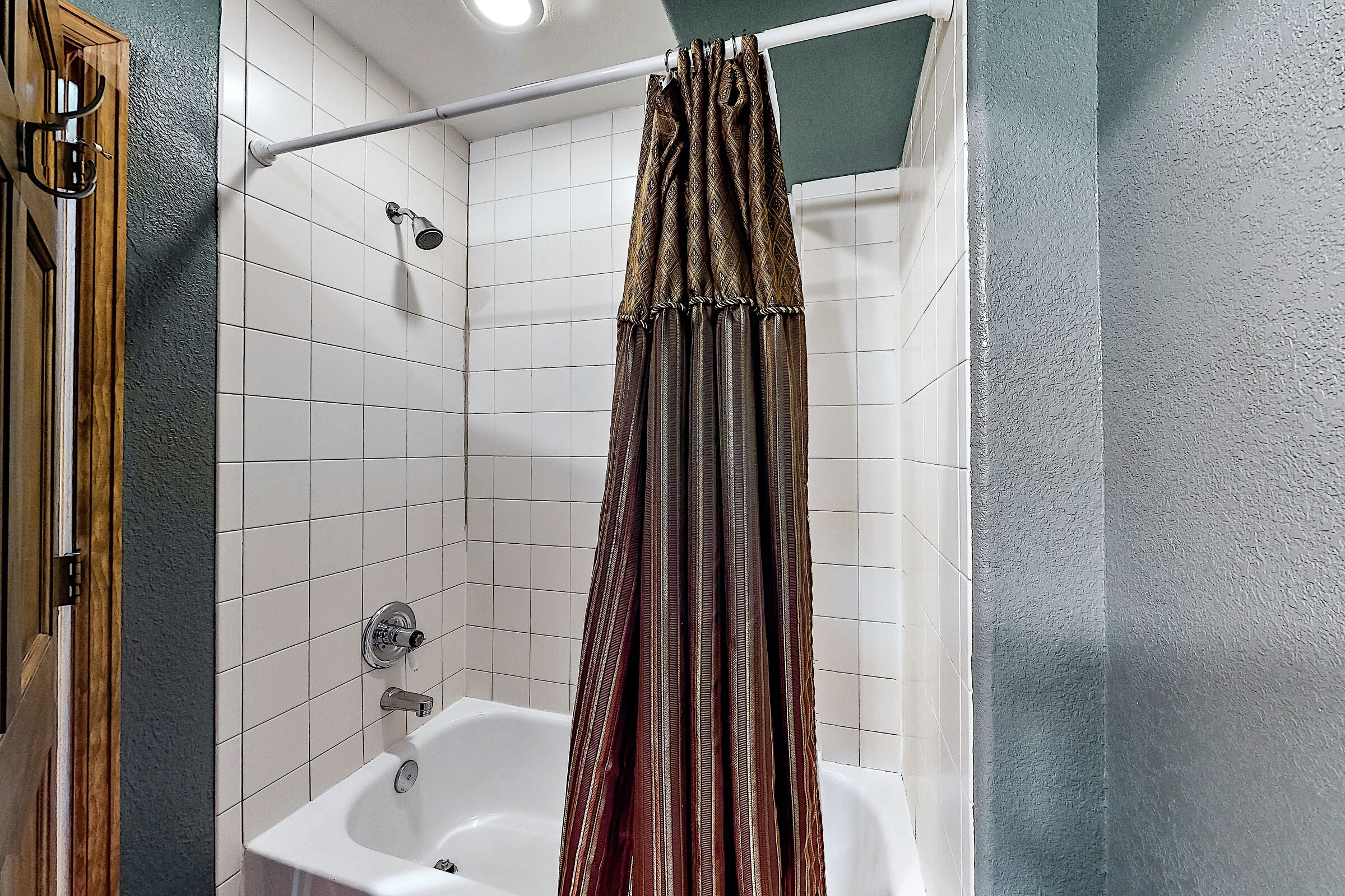 5 Bdrm HT - Bathroom