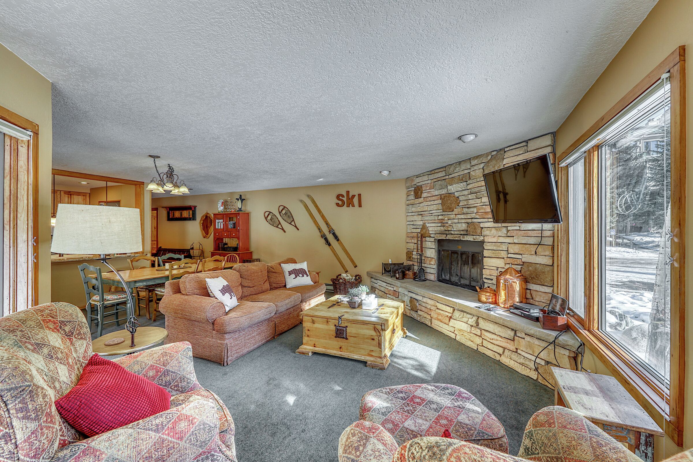 #1700 - Living Room