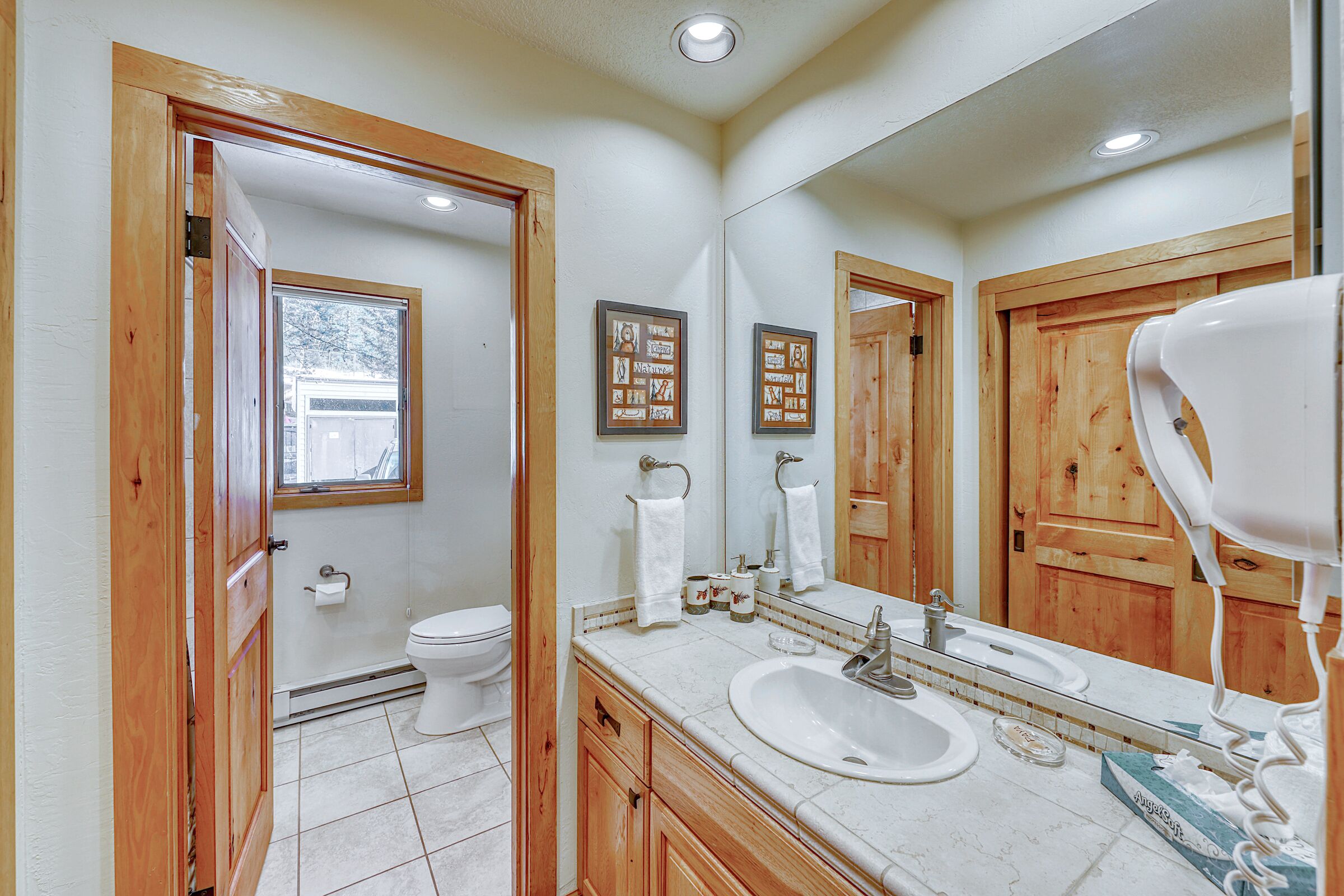 #1700 - Bathroom