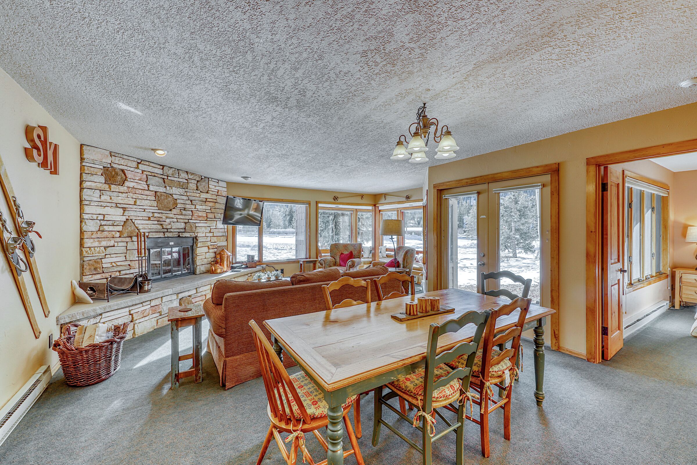 #1700 - Dining Room & Living Room
