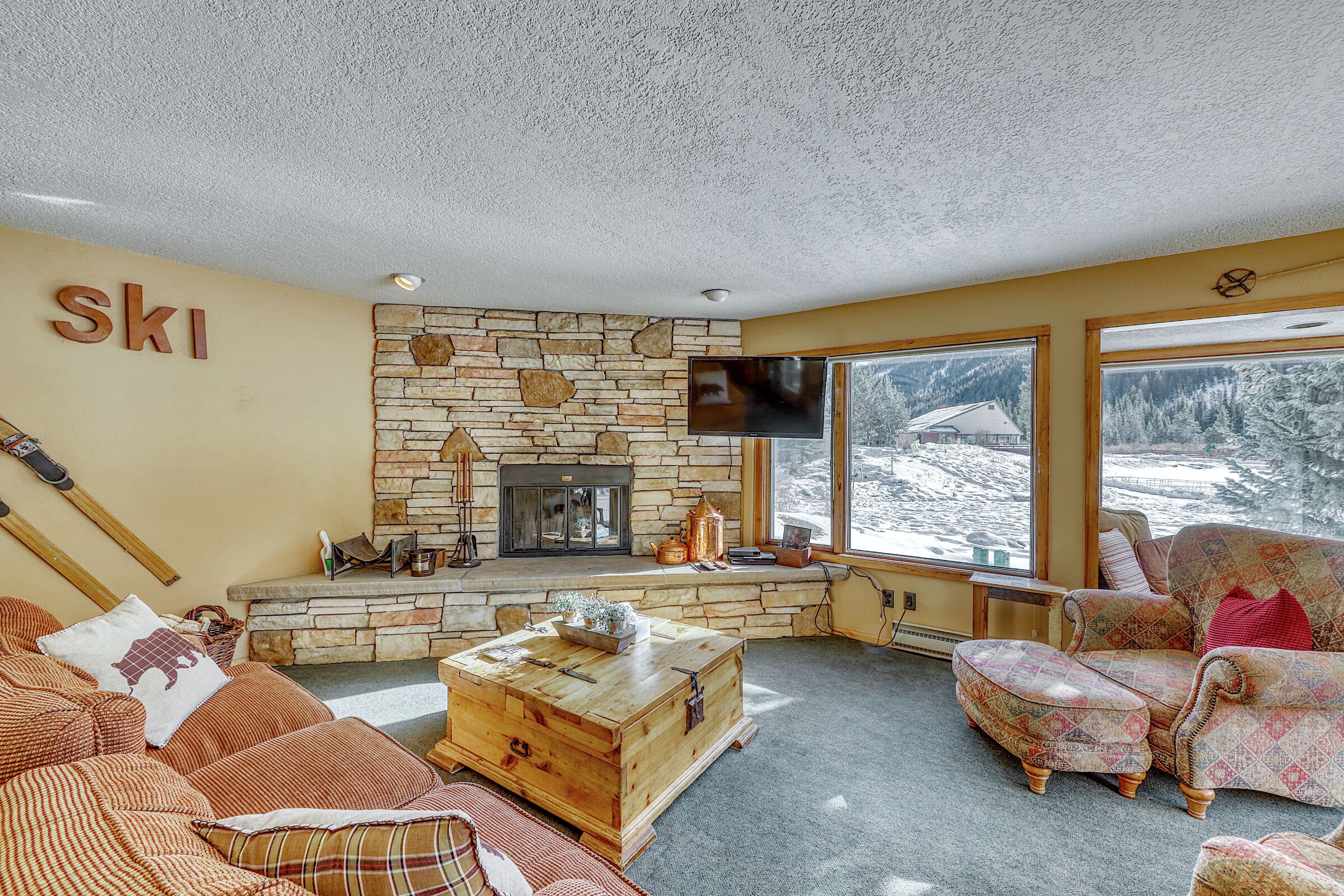 #1700 - Living Room
