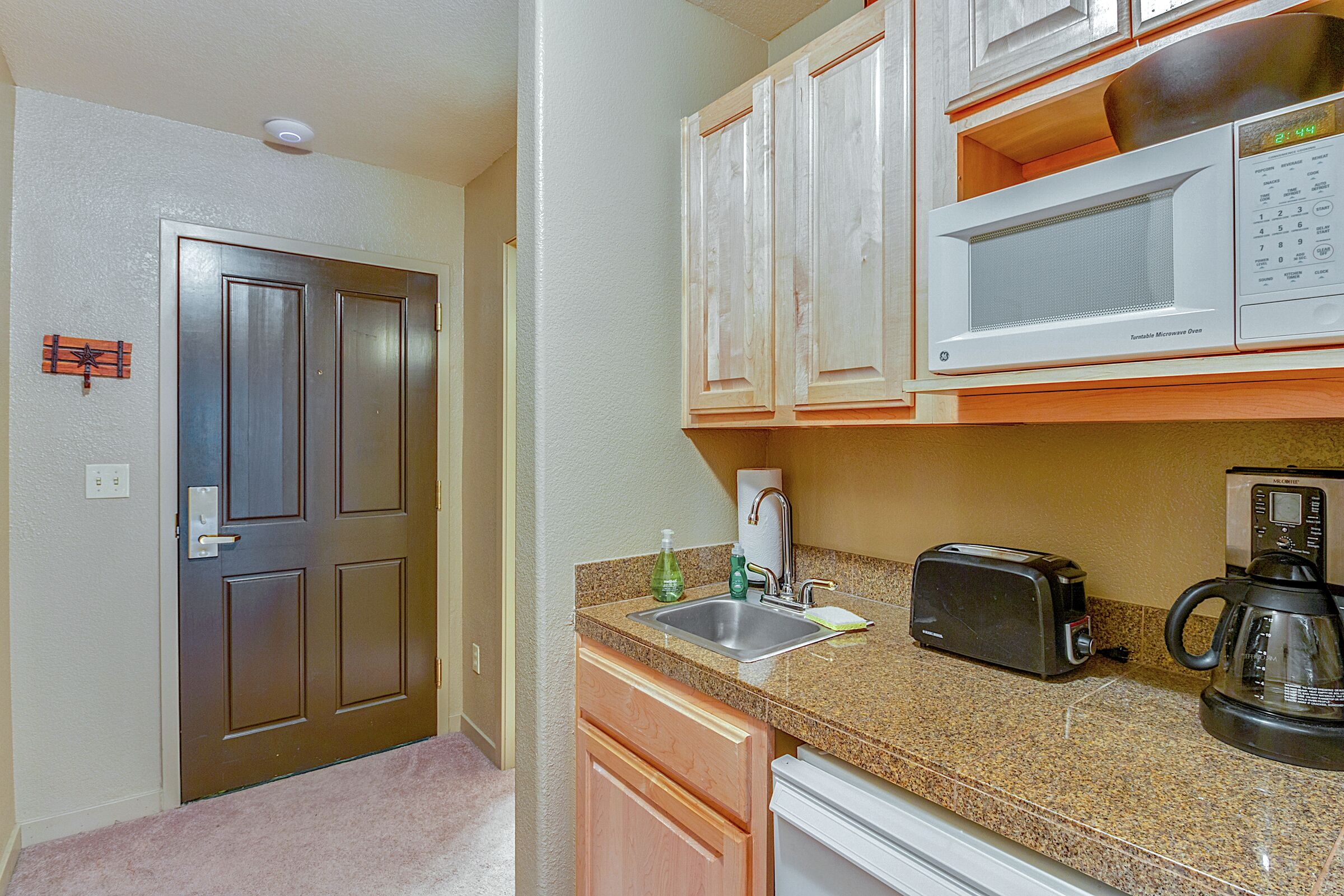 Studio Kitchenette
