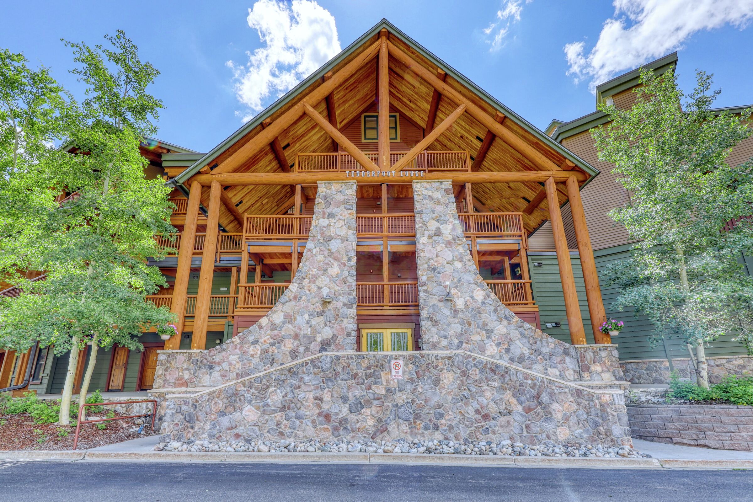 Tenderfoot Lodge