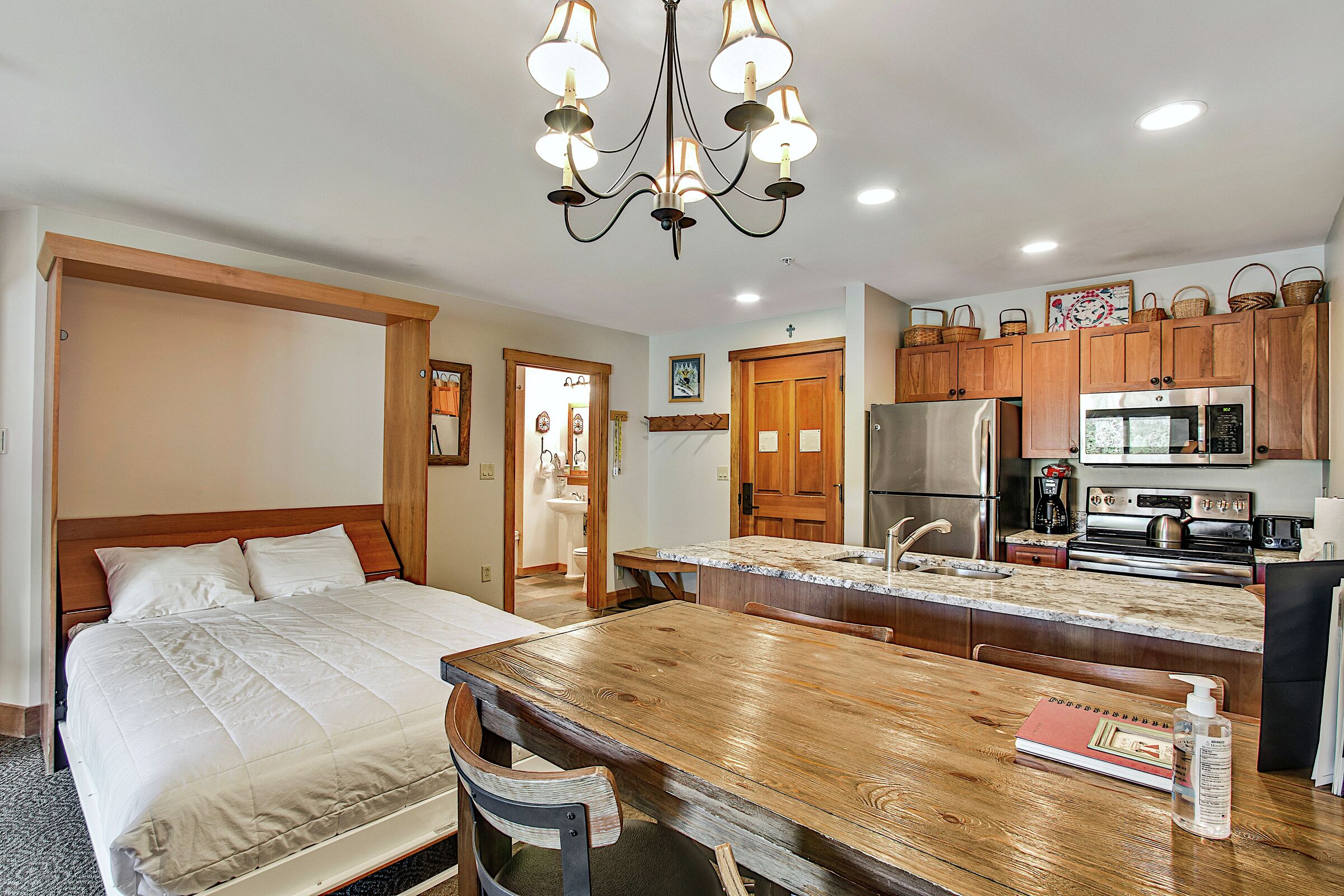Dining Room & Kitchen