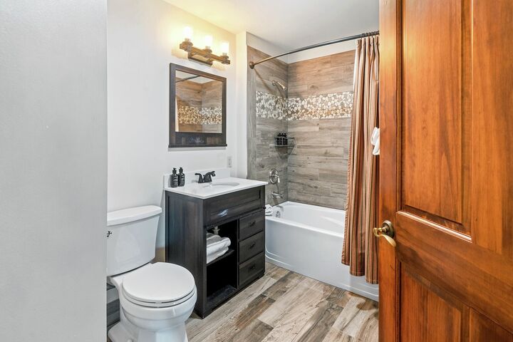 1 Bdrm - Bathroom