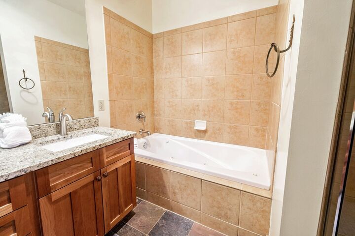 3 Bdrm - Master Ensuite Bathroom