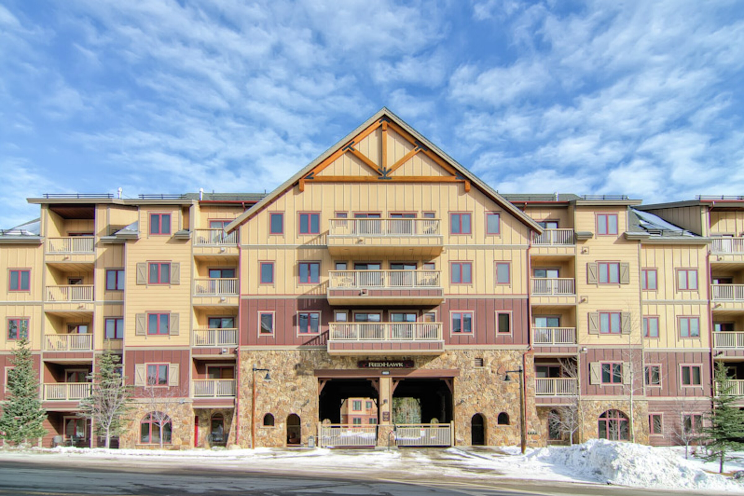 Red Hawk Lodge