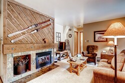 1 Bdrm Standard - Living Room