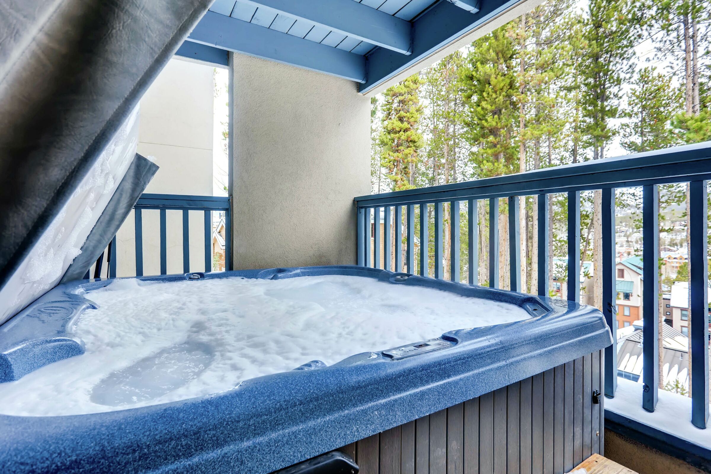 Balcony with Hot Tub