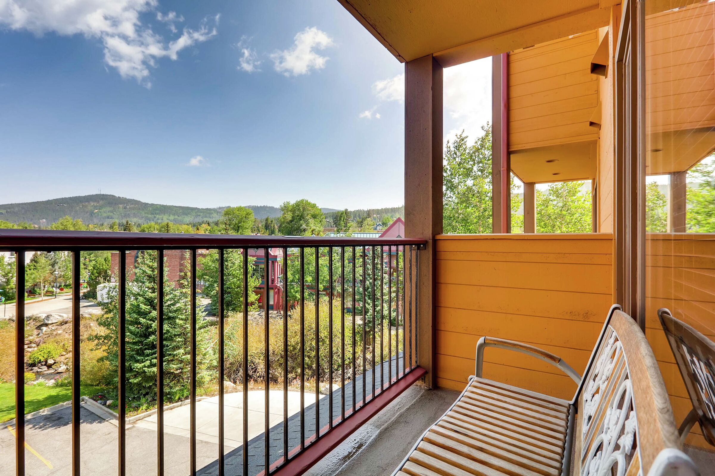 #116 - Studio Balcony
