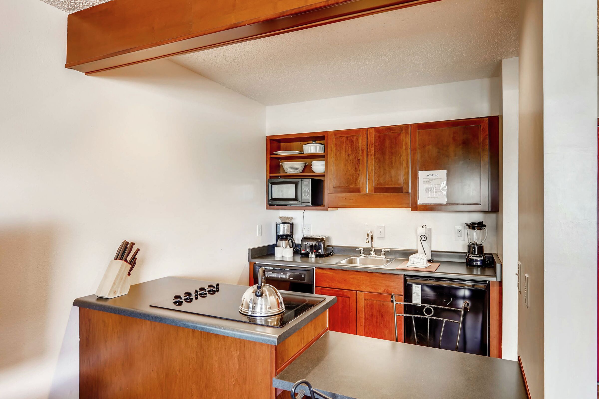 #116 - Studio Kitchenette