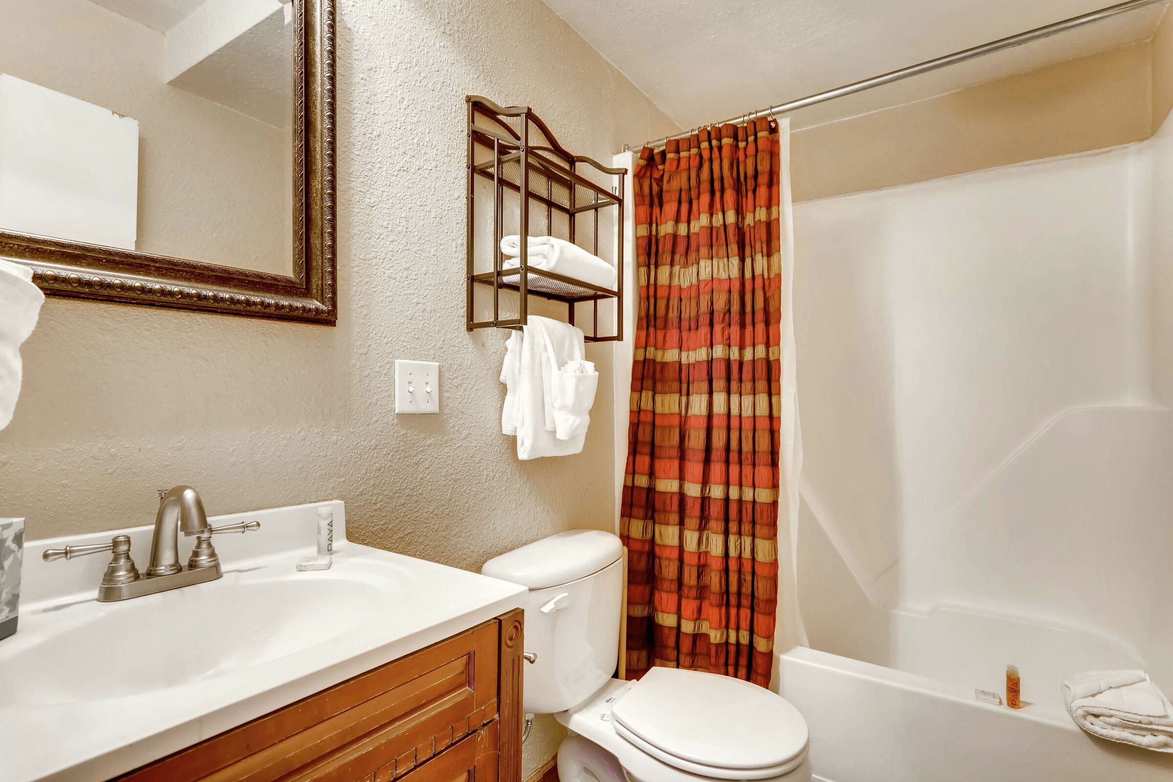 #117 - Studio Bathroom