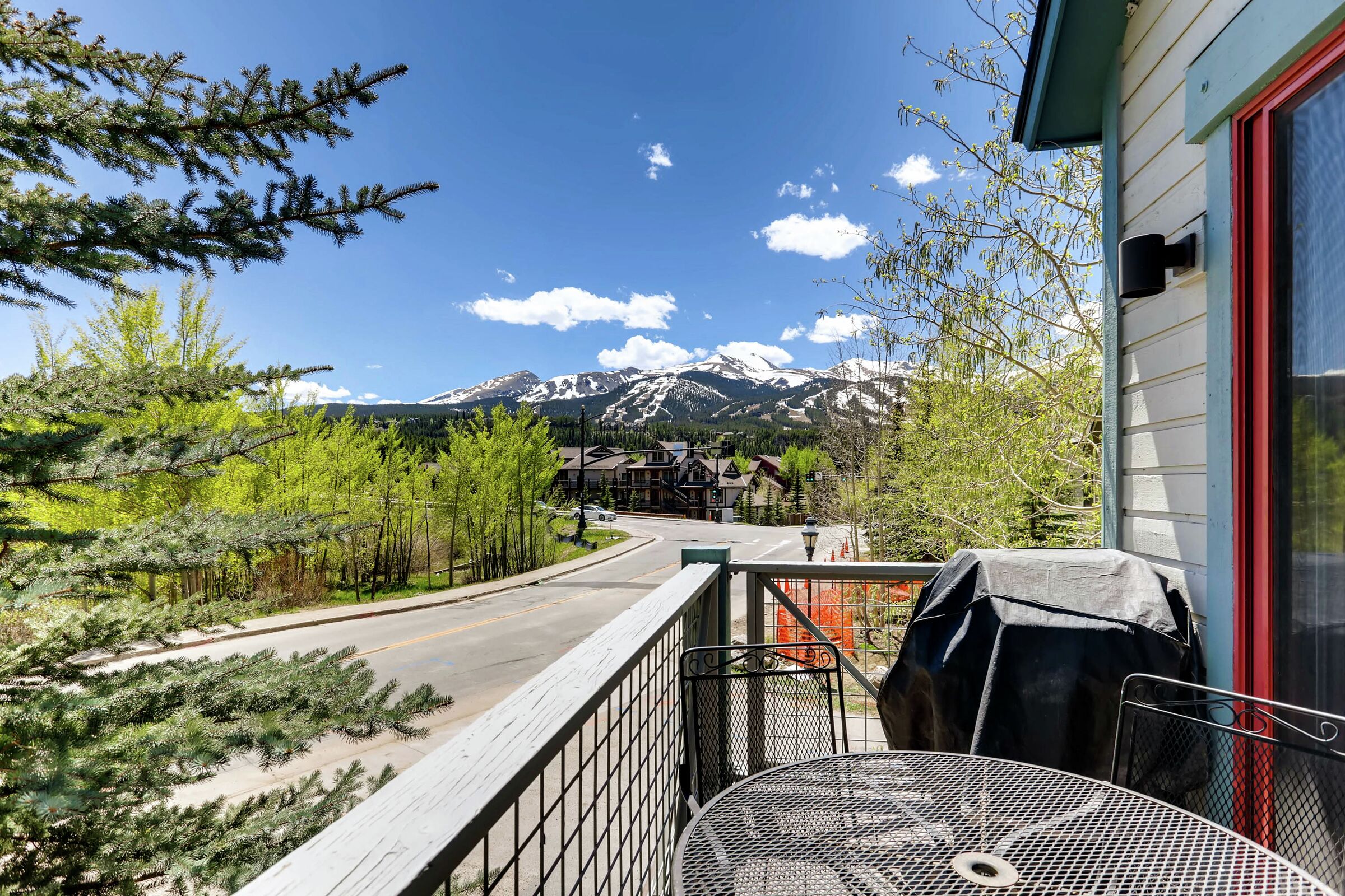 Balcony with BBQ