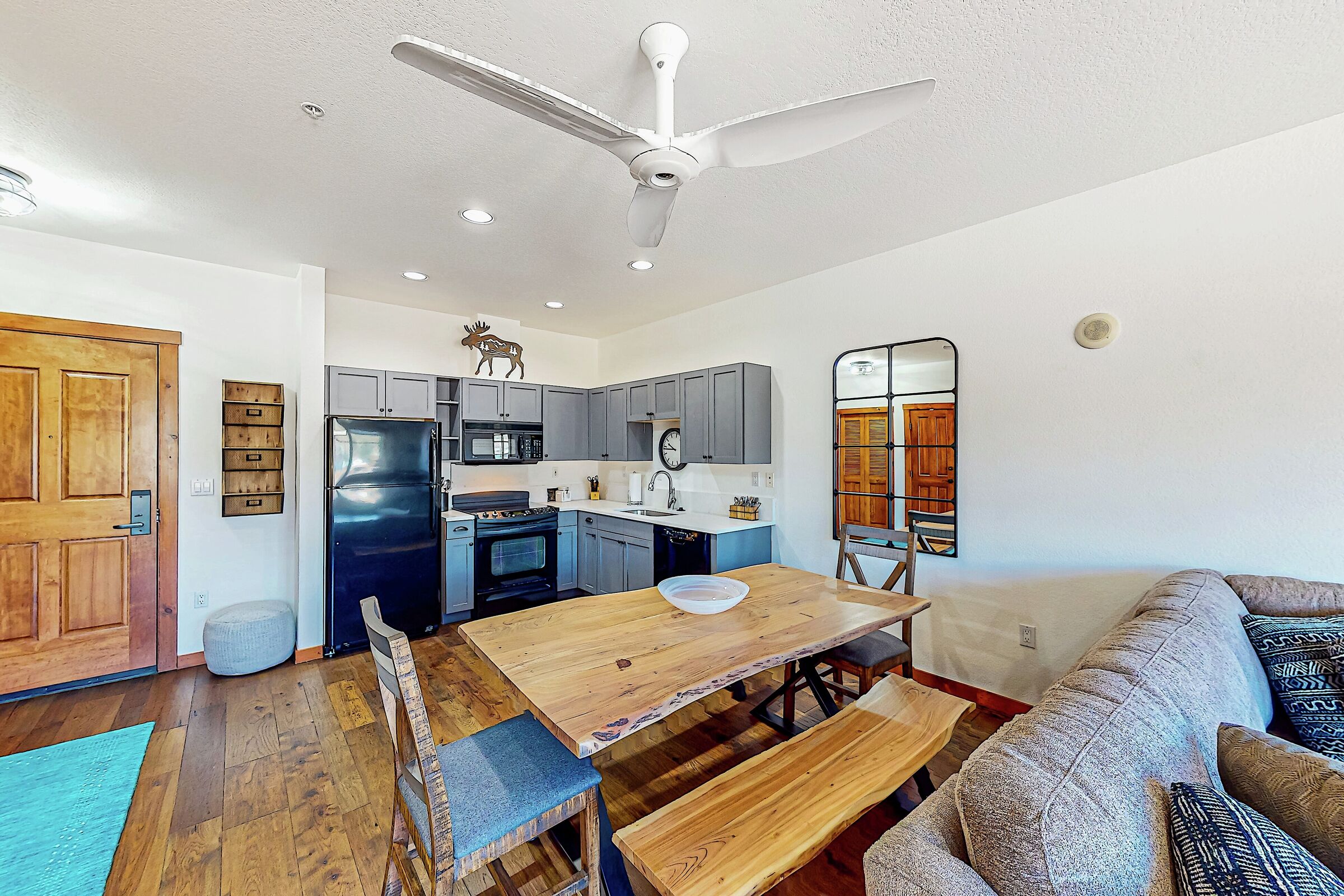 Dining Room & Kitchen