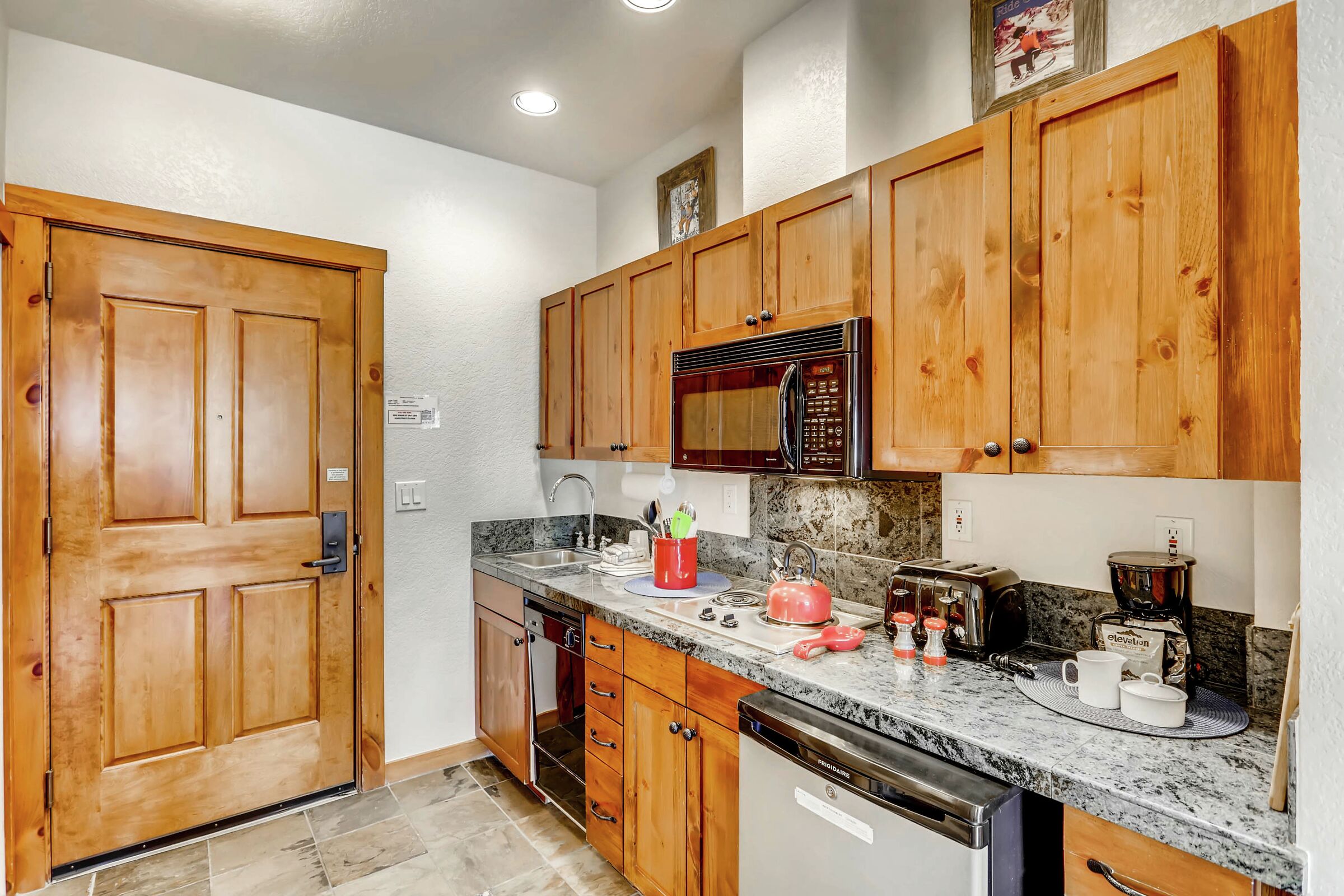 Studio Kitchenette