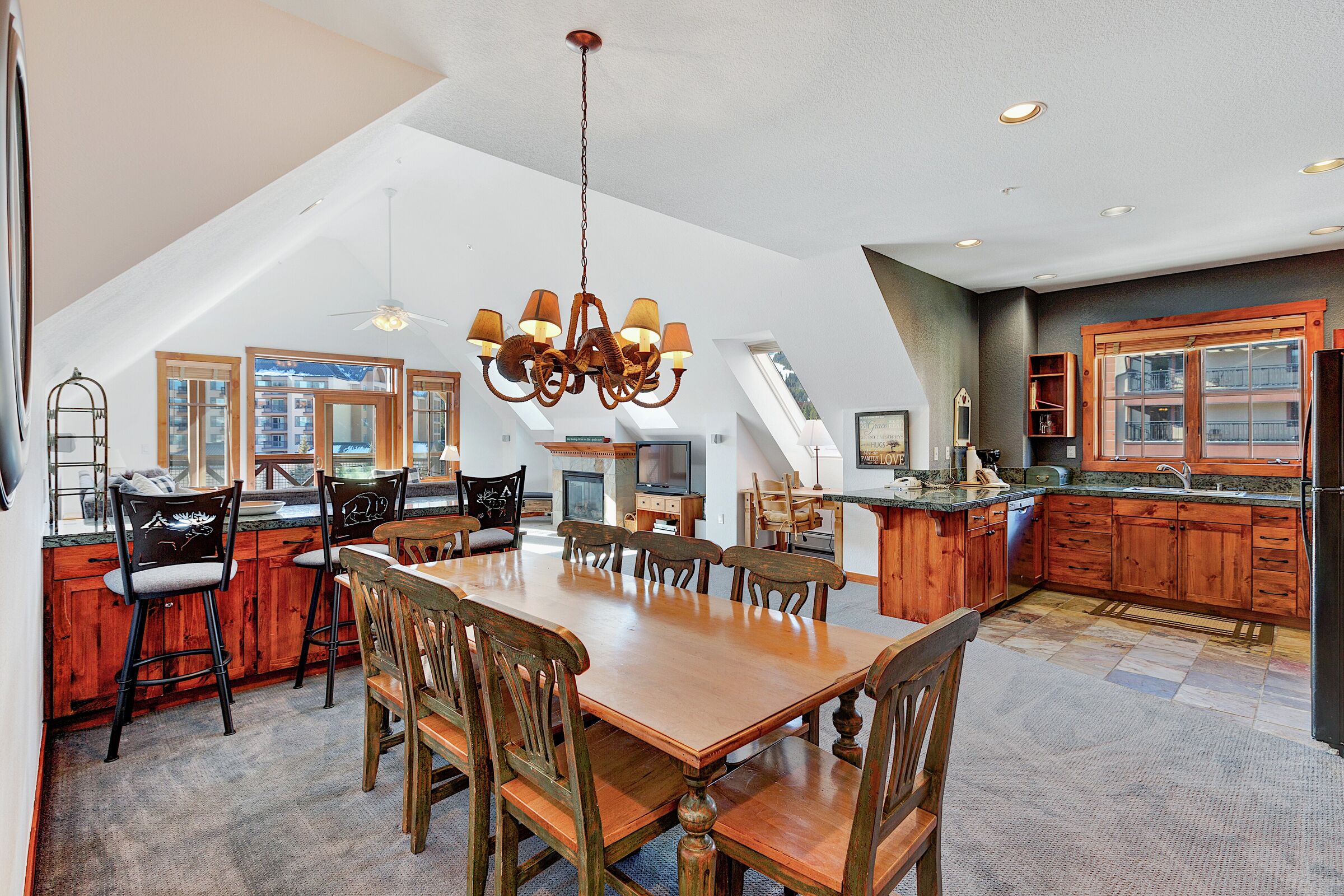 Dining Room & Kitchen