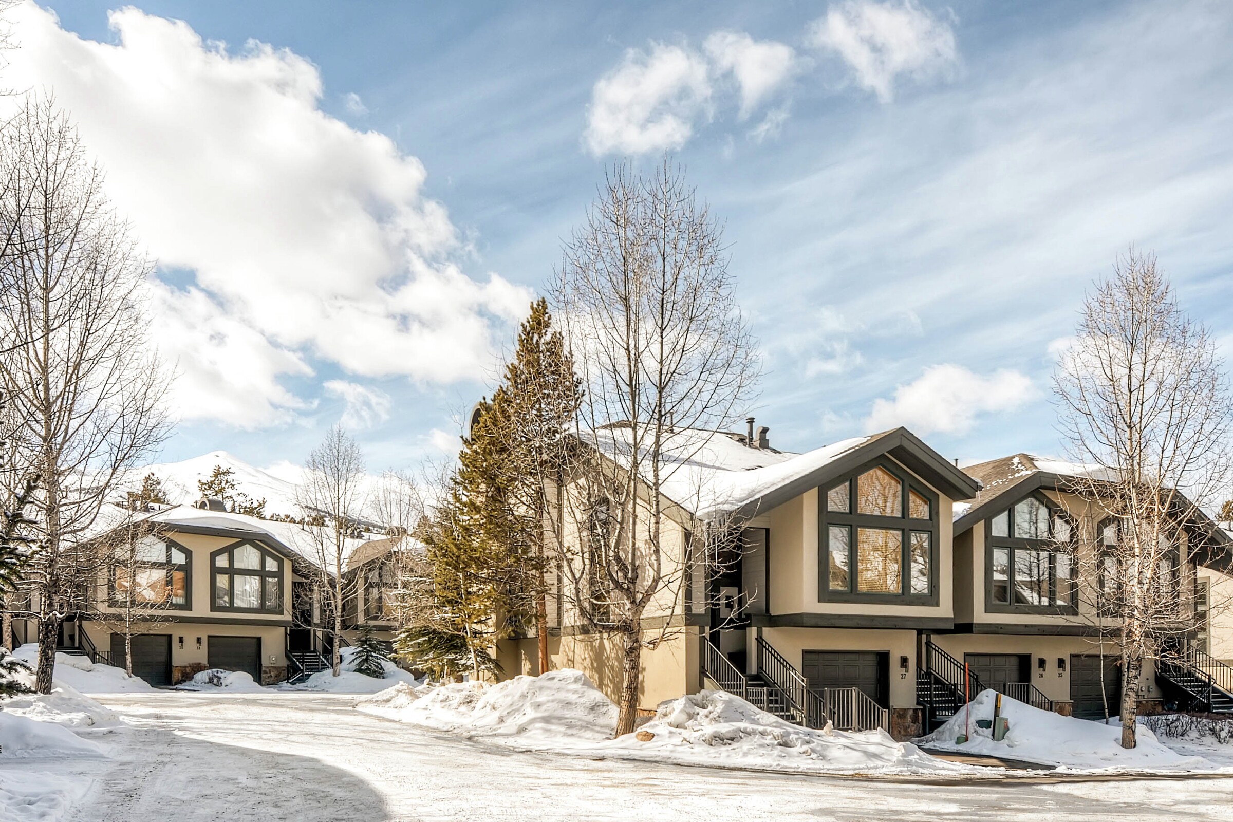 One Breckenridge Place