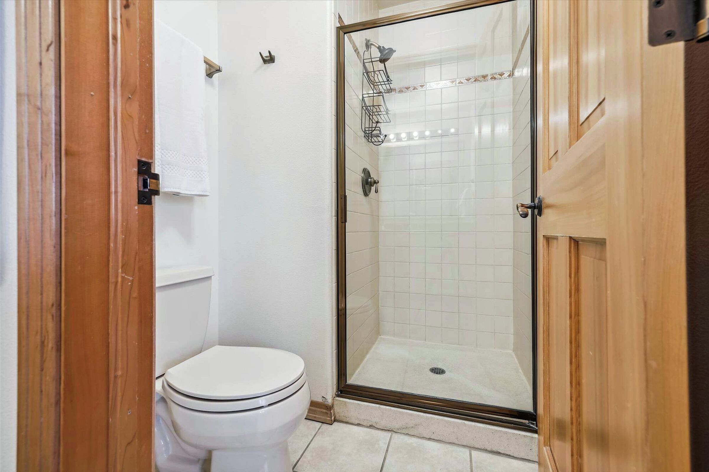 #309W - Ensuite Bathroom