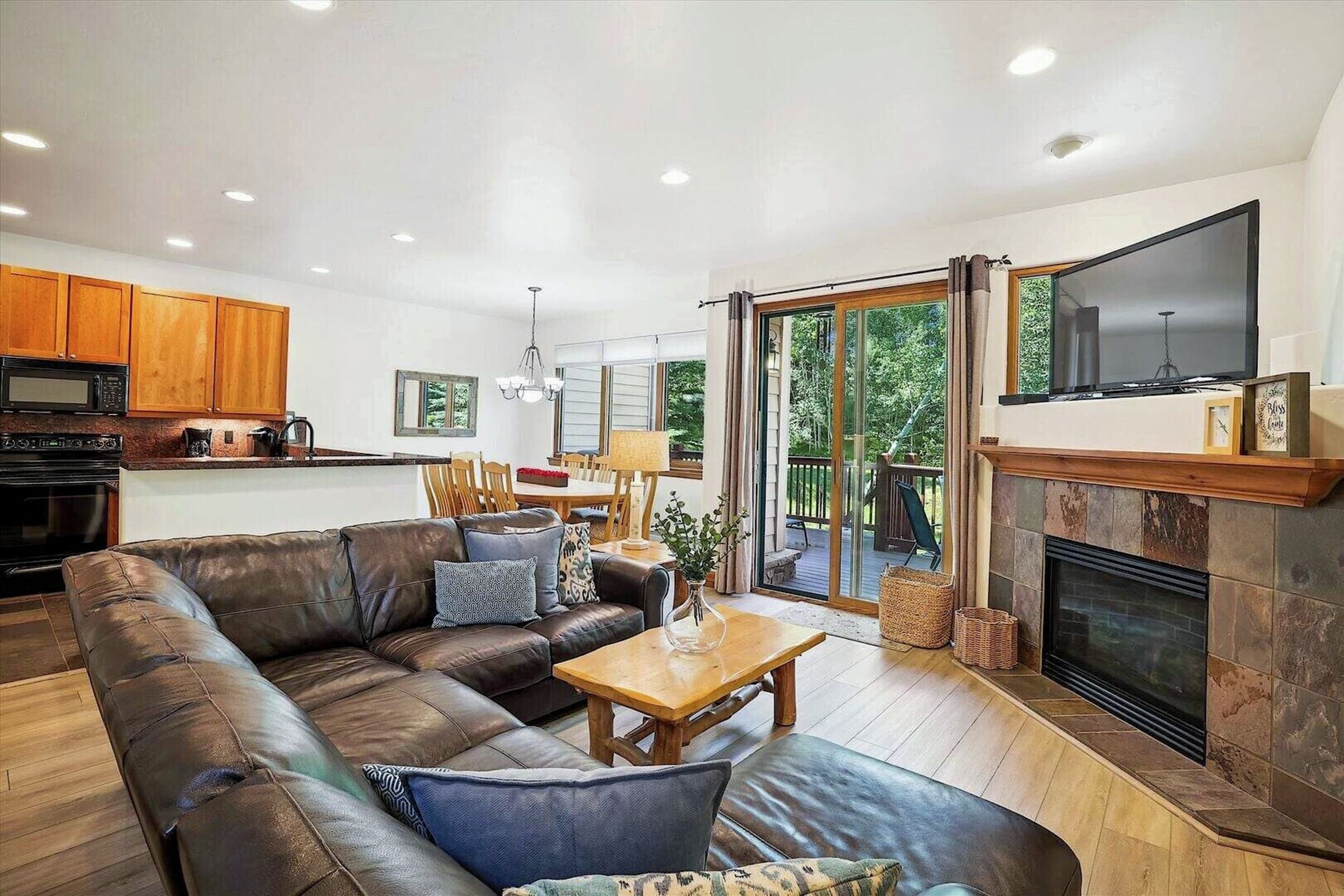 #25 - Living Area