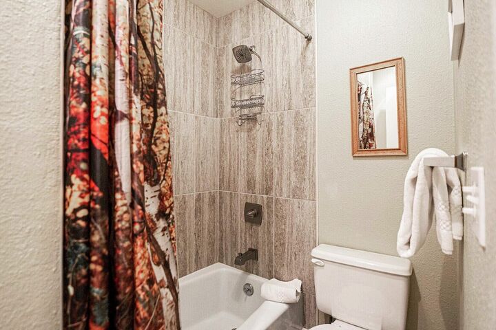 #216 - Master Ensuite Bathroom