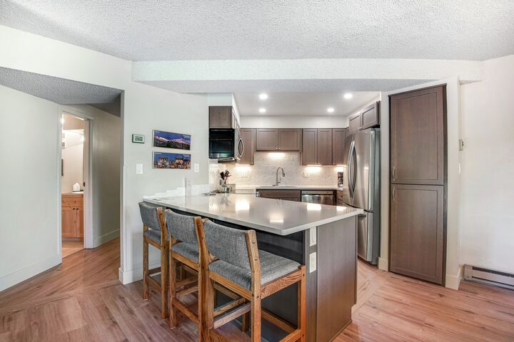 #C305 - Powderhorn Corner - Kitchen