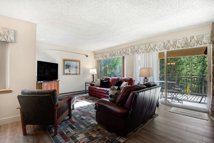 #C305 - Powderhorn Corner - Living Area