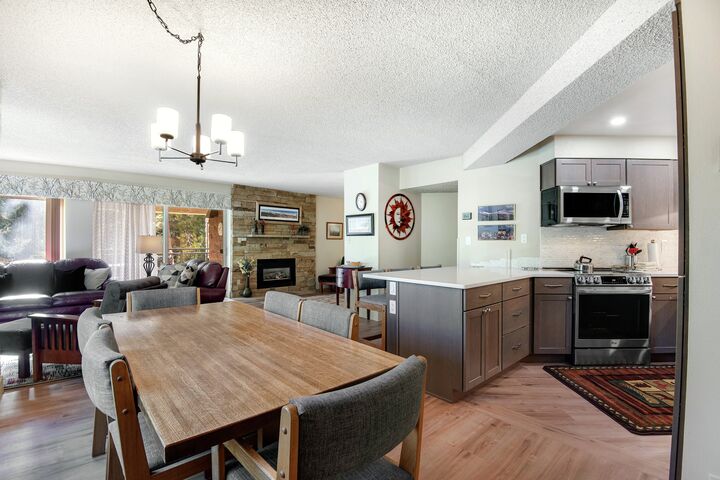 #C305 - Powderhorn Corner - Dining Area