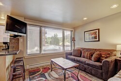 Studio Premier - Living Area
