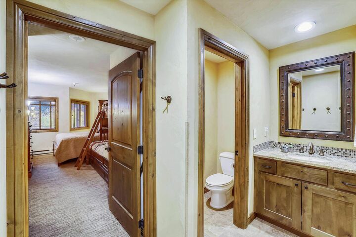 2 Bdrm 2.5 Bath - Chateaux - Ensuite Bathroom