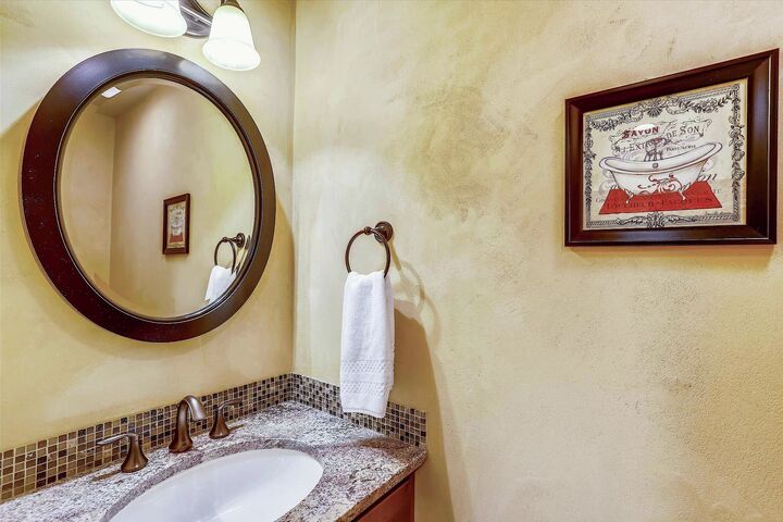 2 Bdrm 2.5 Bath - Chateaux - Bathroom