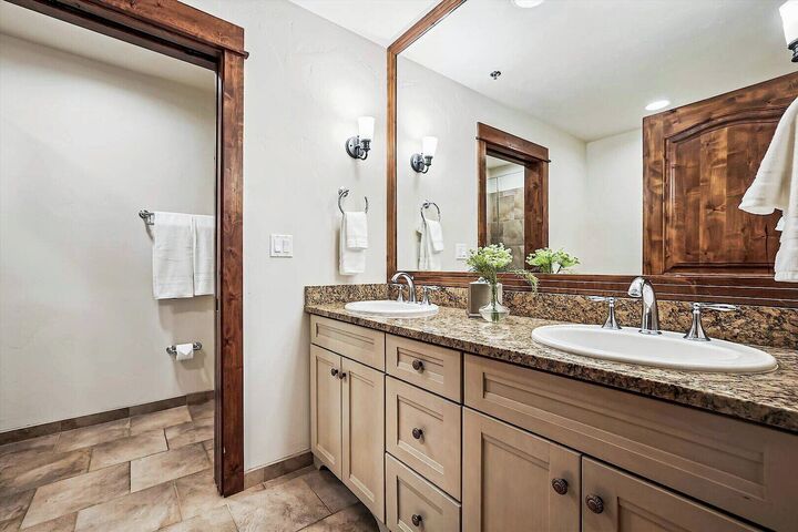 #414 - Master Ensuite Bathroom