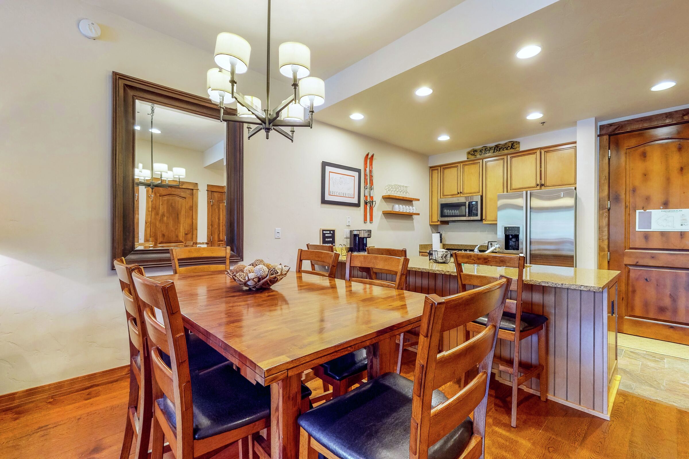 #304 - Dining Room & Kitchen