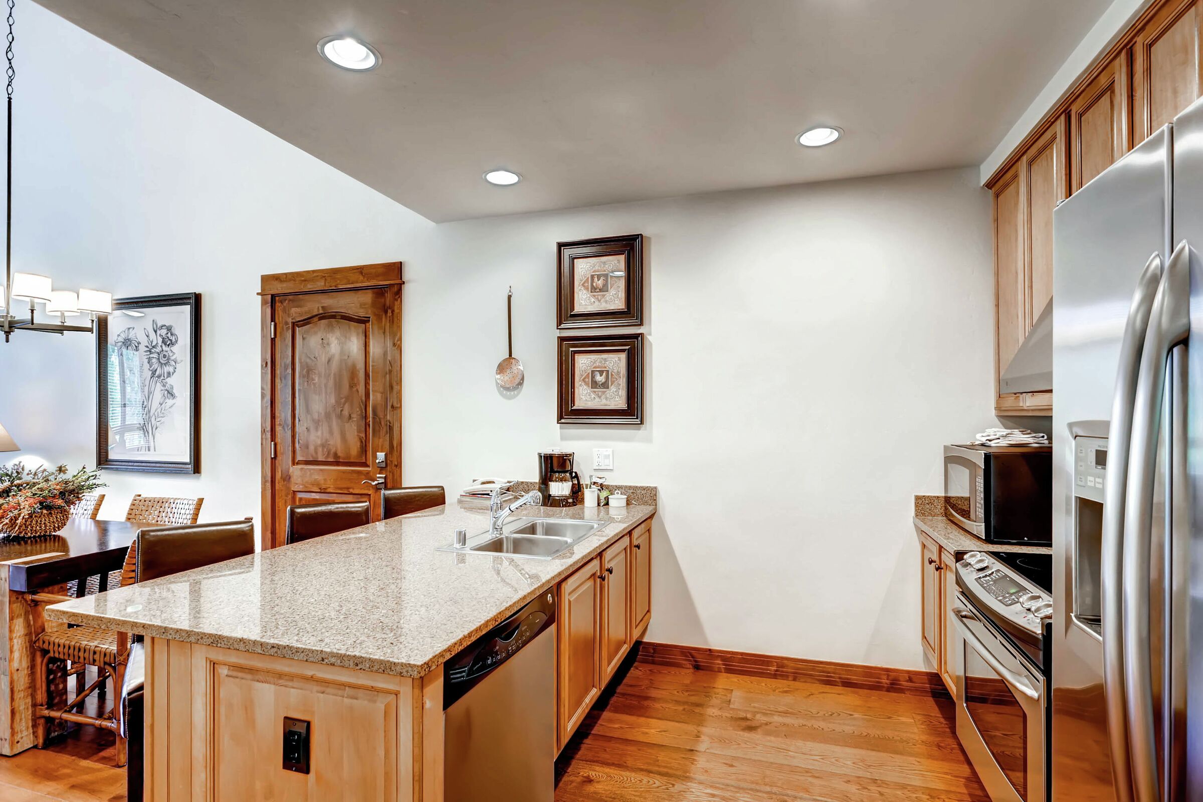 #606 South - Kitchen