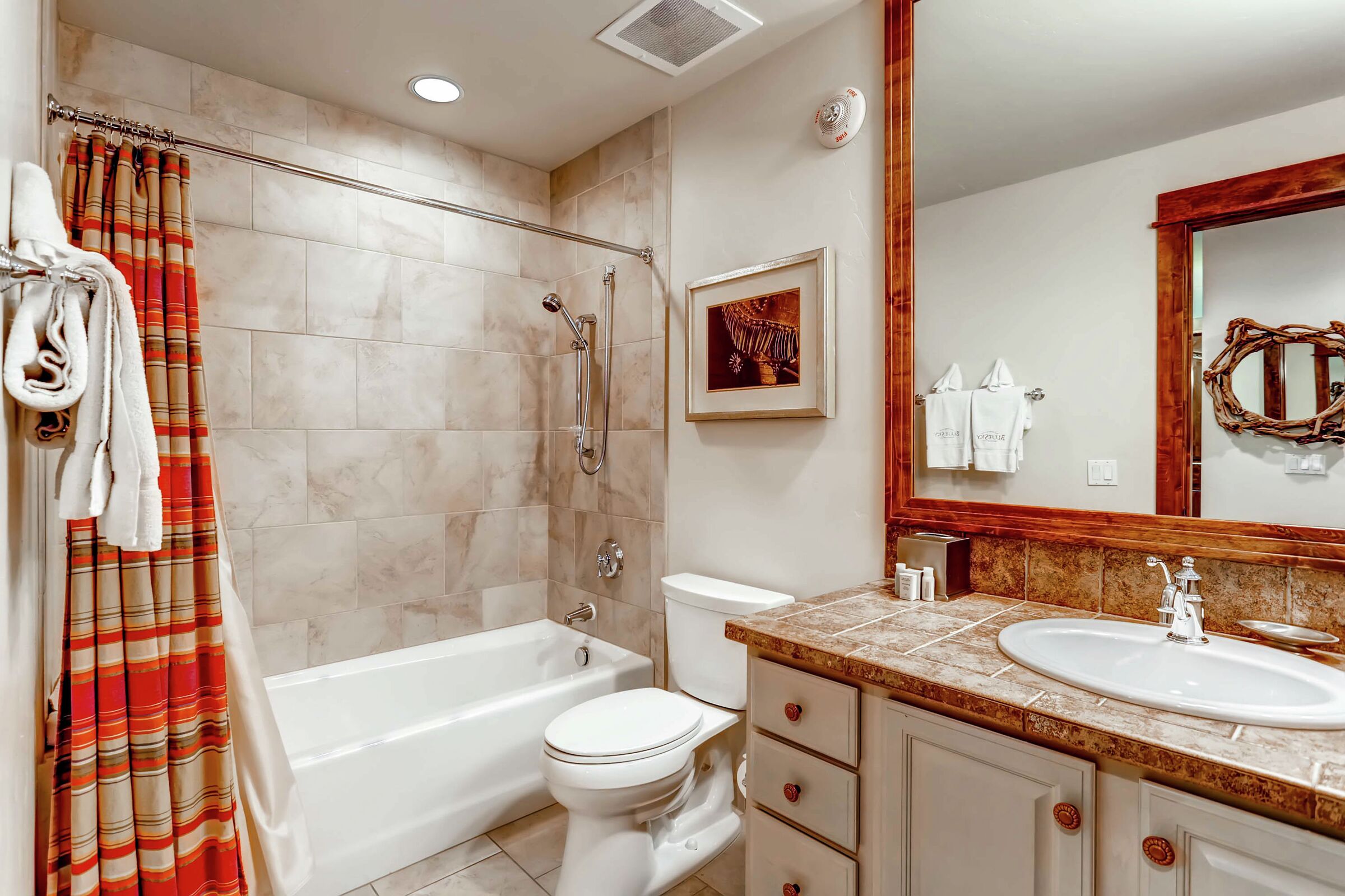 #606 South - Bathroom